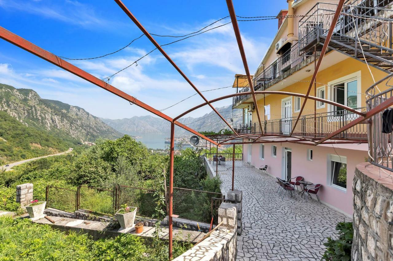 Apartments Vidikovac Inn Kotor Exteriör bild